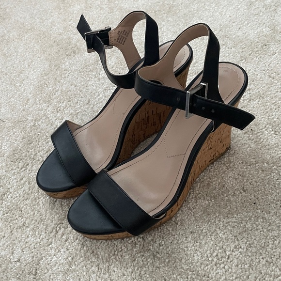 Charles by Charles David wedges - Picture 1 of 6